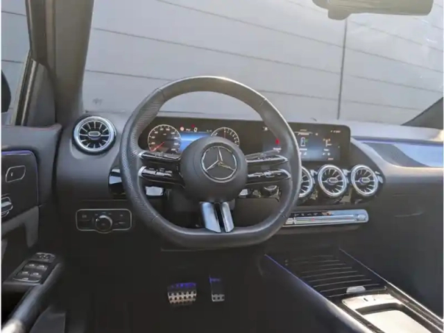Mercedes Gla 250 e hybrid eq — photo 12