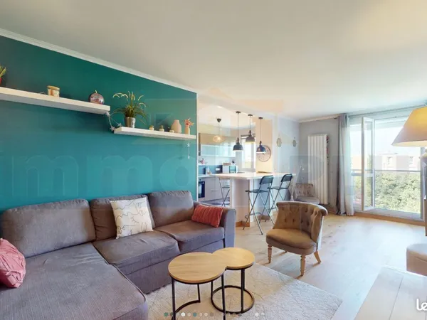 Appartement Bois d'Arcy 4 pièces 80,70 m2 + 2 caves + 1 parking extérieur,
