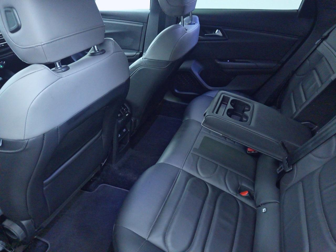 Citroën C5 X hybride rechargeable 225 s&s e-eat8 shine — photo 13