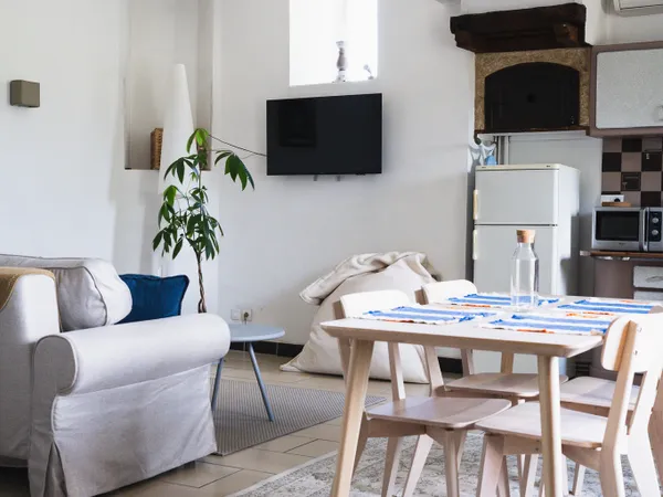 Maison de charme de plain-pied avec cheminée et terrasse à Lempaut