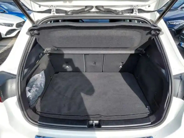 Mercedes Gla 180 progressive line — photo 39