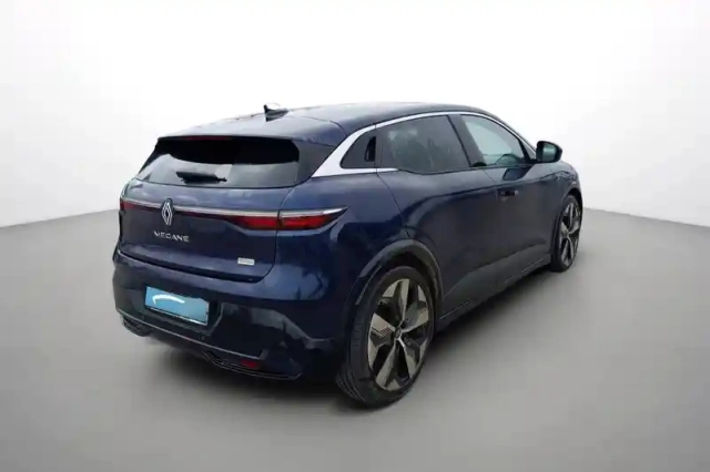 Renault Megane e-tech ev40 130ch standard charge — photo 5