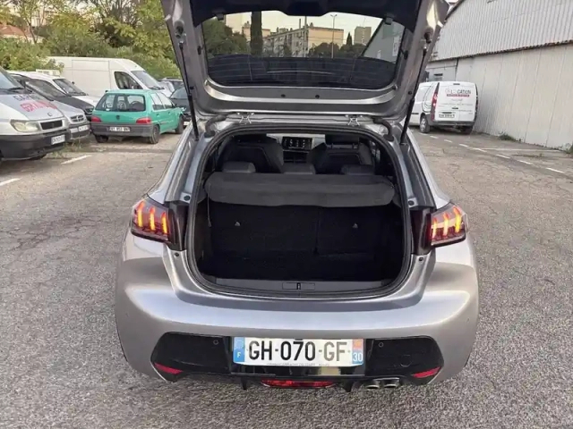 Peugeot 208 puretech 130 s&amp;s eat8 — photo 6