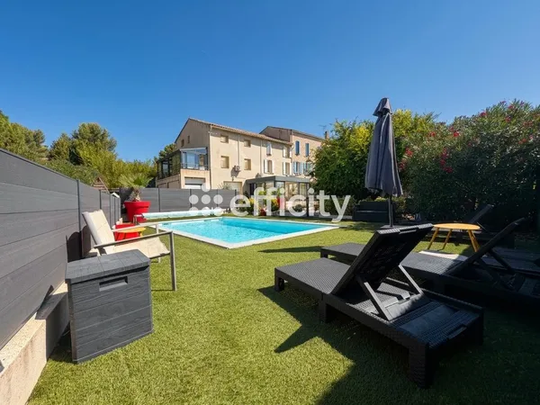 Maison 10 pièces 220 m²