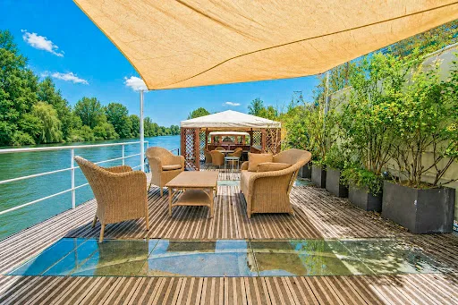 Péniche 220 m²