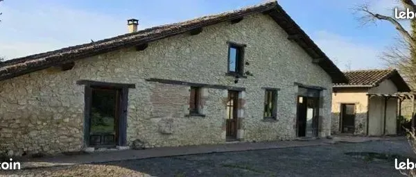 Charmante propriété de 200 m² sur 1 hectare, possibilité 4,5 hectares supplémentaires
