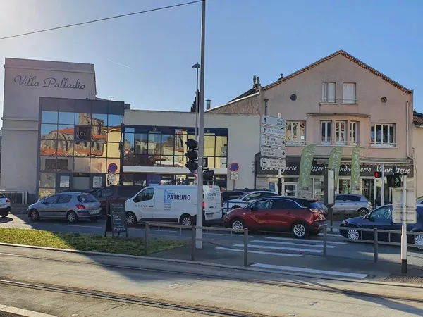 Local professionnel 115 m²