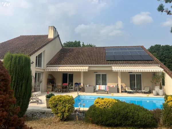 Maison 5 pièces 256 m²