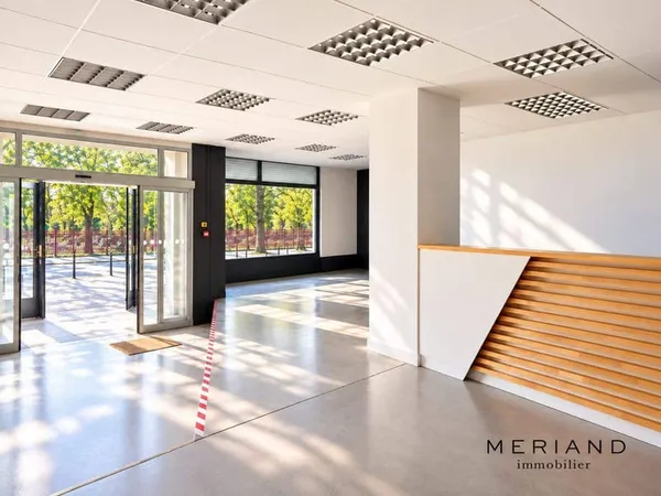Local commercial 330 m²
