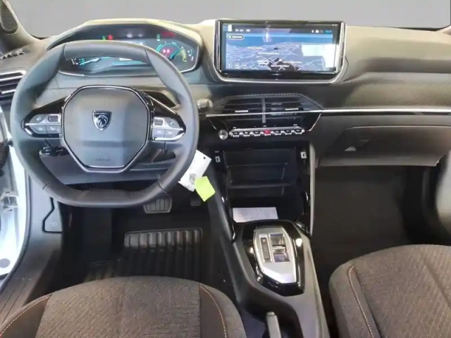 Peugeot 2008 hybrid 145 e-dcs6 — photo 8