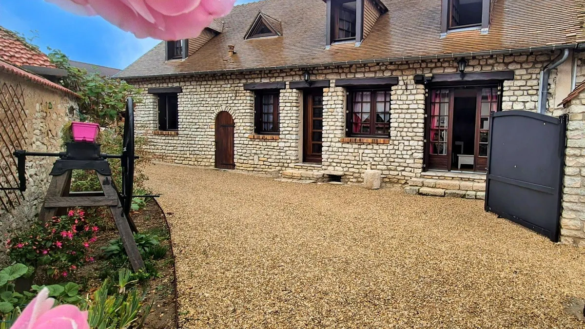 Photo 1
