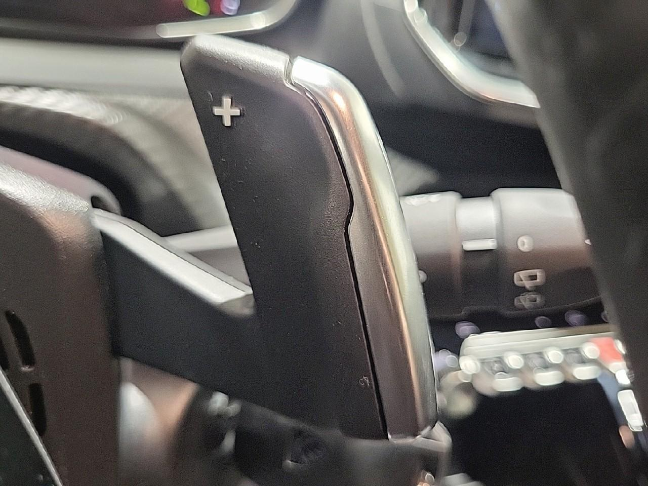 Peugeot 2008 hybrid 145 e-dcs6 style — photo 18