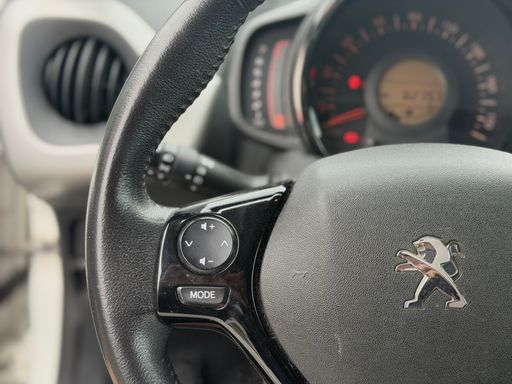 Peugeot 108 1.2 PureTech 82 - Allure – 2015 – 62757 km – Essence – Boîte Manuelle — photo 3