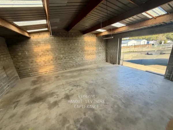 Local 4 pièces 207 m²