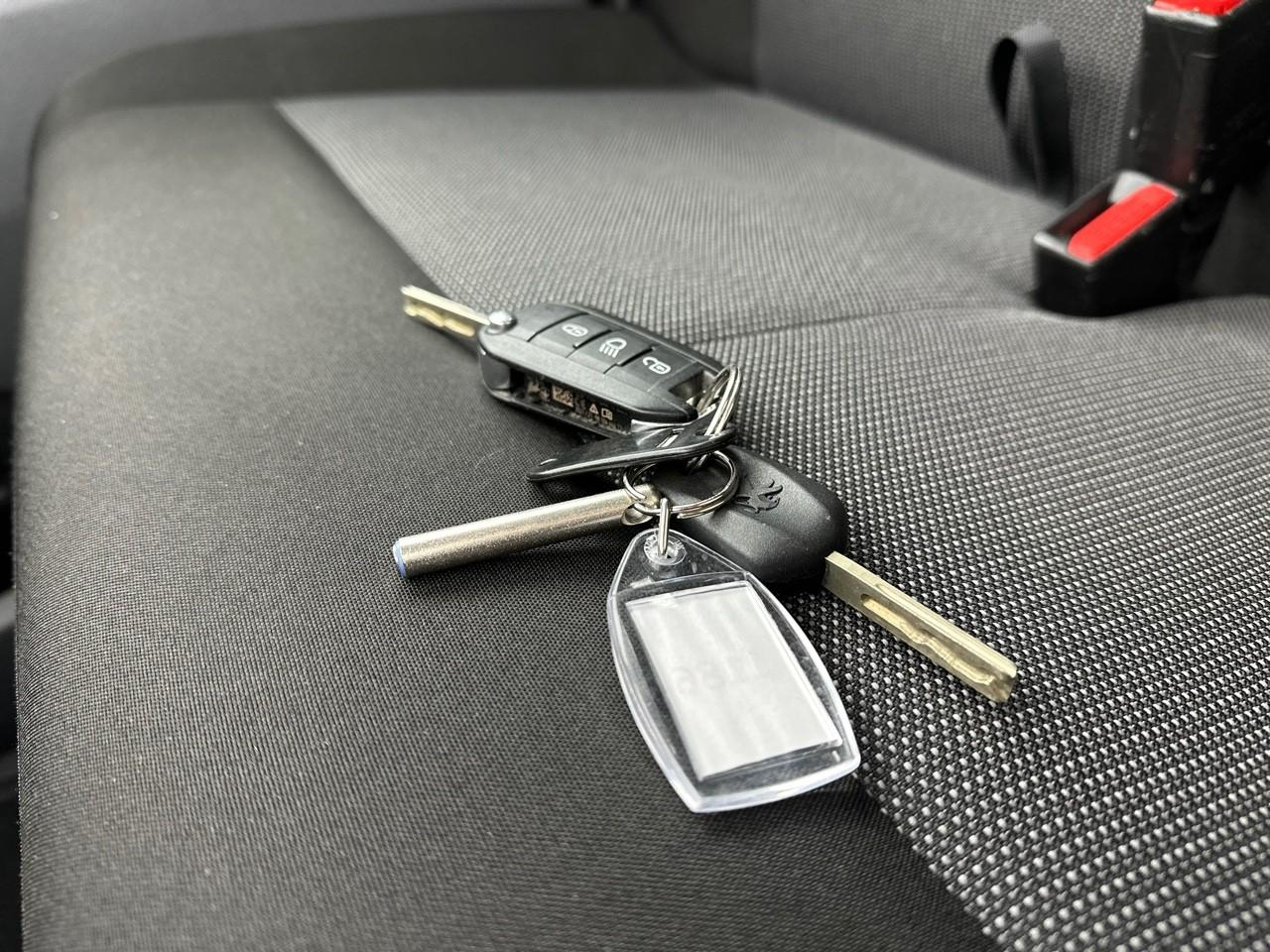 Peugeot Expert combi long bluehdi 120ch s&s bvm6 — photo 32