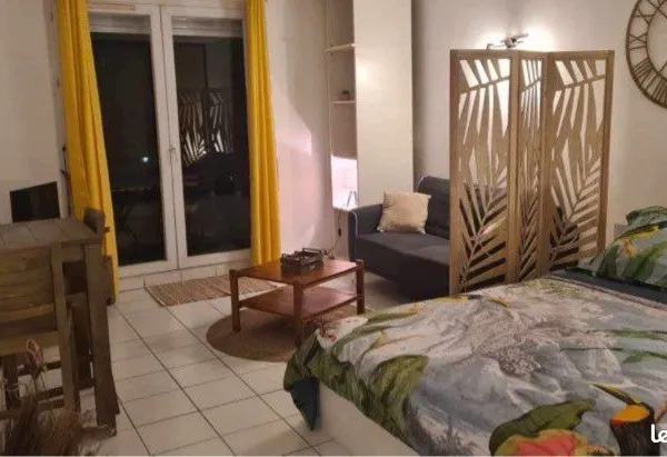 Studio meublé avec balcon et box sécurisé en sous sol