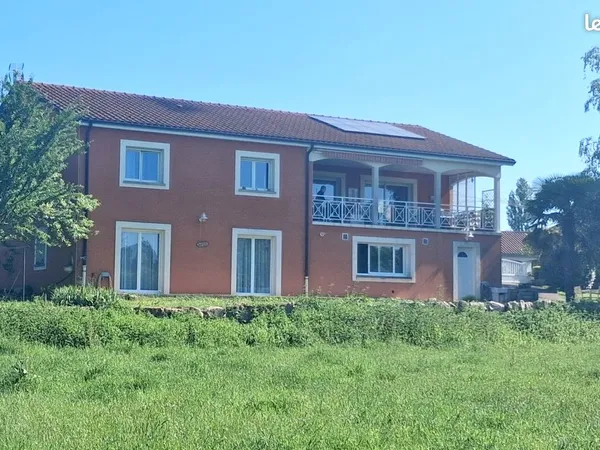 Maison 6 pièces 226 m²