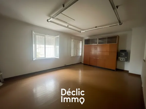 Local commercial 390 m²