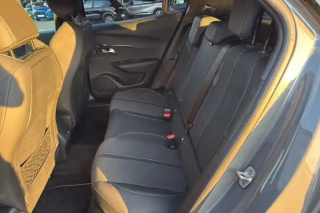 Peugeot 2008 hybrid 145 e-dcs6 — photo 59