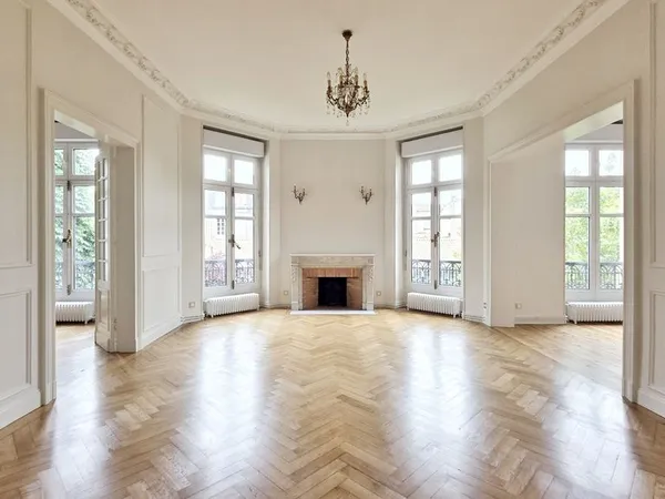 Appartement 6 pièces 230 m²