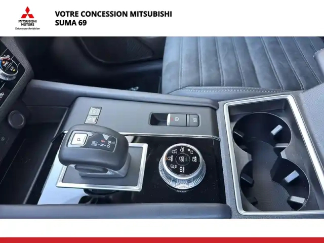 Mitsubishi Outlander 2.4 mivec phev 306 4wd — photo 14