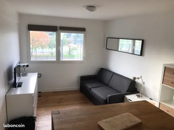 Studio 21,5 m² traversant - Vue dégagée - Paris 12e - Cave