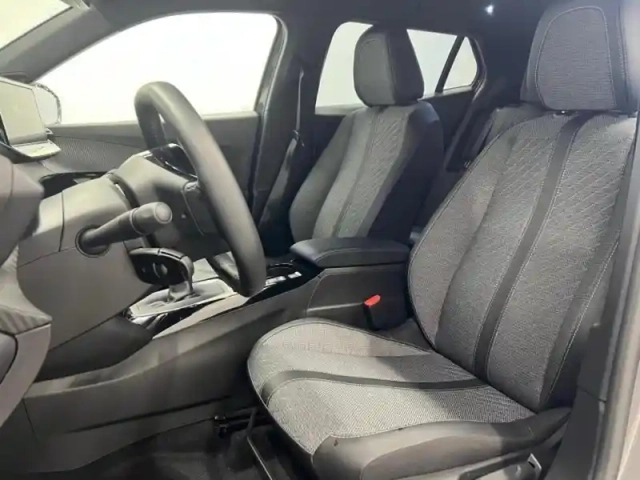 Peugeot 2008 1.2 puretech 100ch s&amp;s allure — photo 8