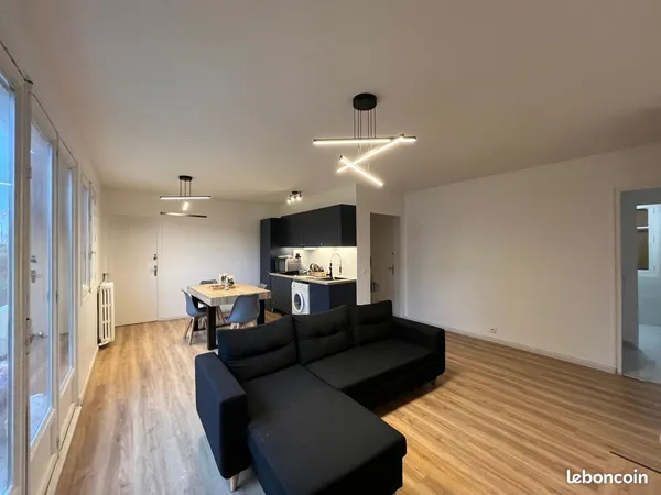 Grande chambre dans une belle coloc