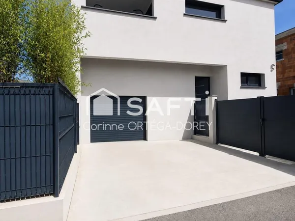 Villa contemporaine 4 Chambres, espace détente, garage et Piscine