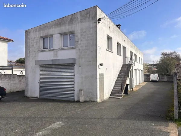 Bureaux et locaux / garages professionnels à louer - cenon
