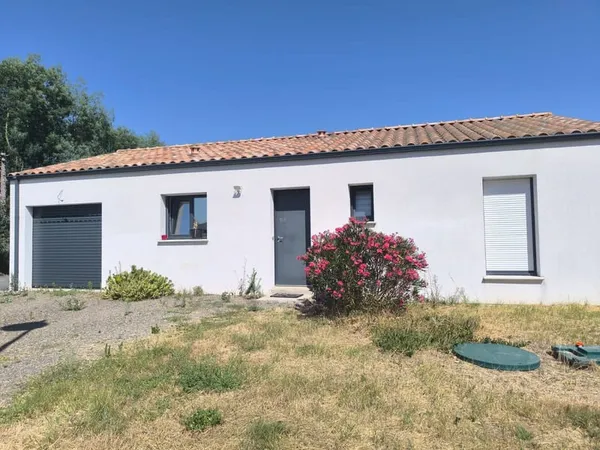 MAISON DE 2021, 2 CHAMBRES sur 593 m2