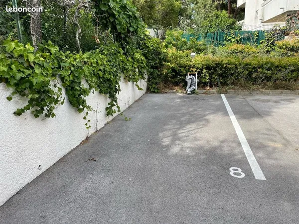Parking/box 11 m² MONTPELLIER