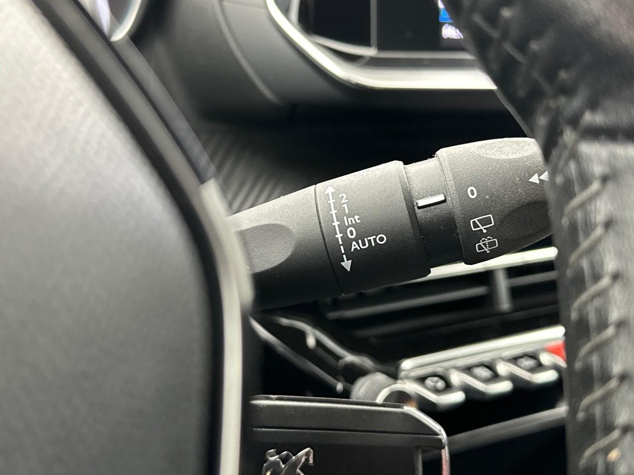Peugeot 2008 puretech 100 s&s bvm6 style — photo 18