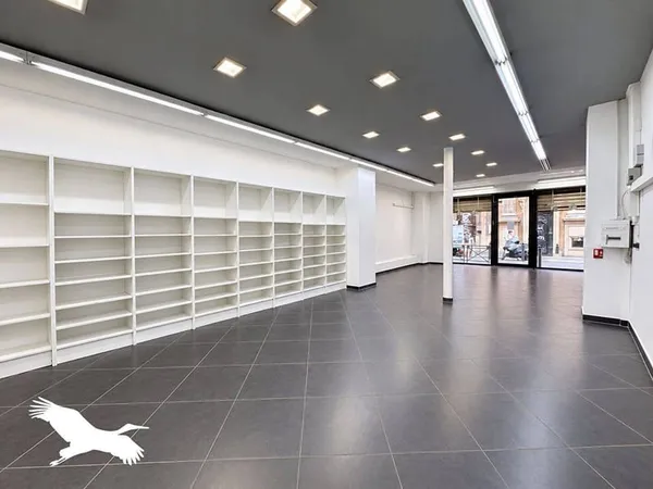 Local commercial 255 m²