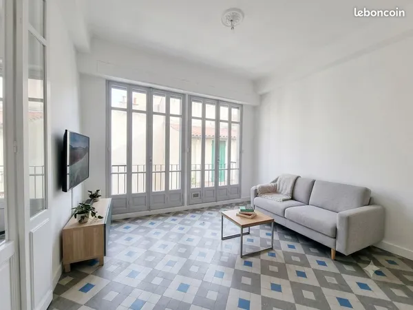 Appartement Meublé 1er étage côté jardin