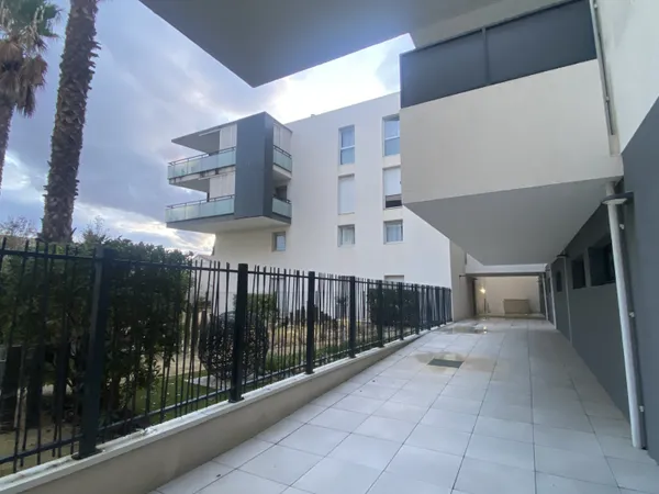 Appartement T3 de 67m2 hab, terrasse et parking, Juvignac ce