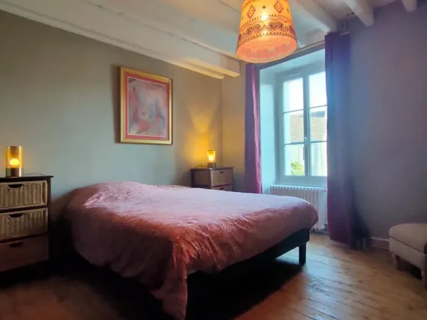 Colocation dans 1aison de 178 m2 4 chambre, 2 salons, cuisine salle à manger, terrasse et jardin