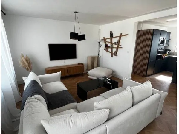Appartement T3 meublé - 92 m² - Landivisiau centre