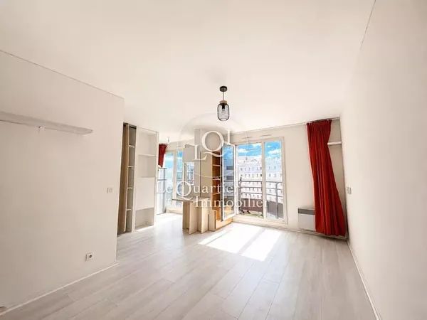 STUDIO - CLICHY - DERNIER ETAGE