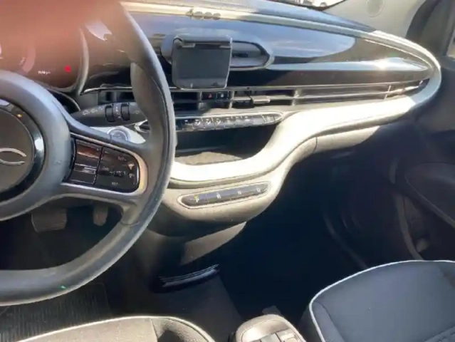 Fiat 500 e 95ch action — photo 8