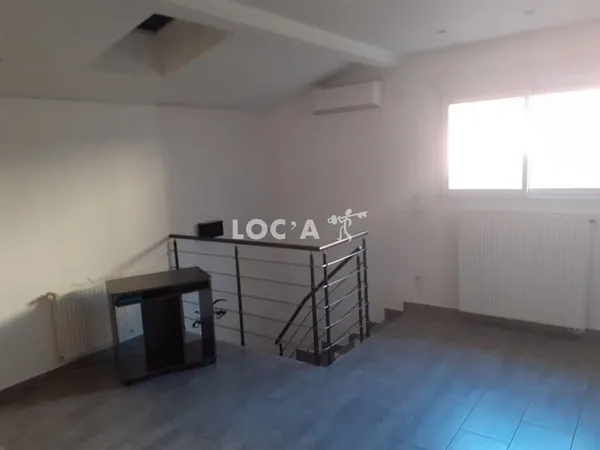 Spaiceux F2 quartier MONTCHAT