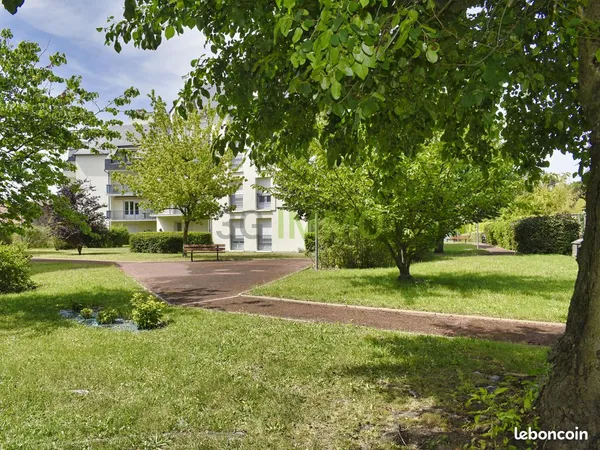 Blois secteur Albert 1er - Appartement 93 m² - Résidence de standing avec parc, balcon, garage et ga