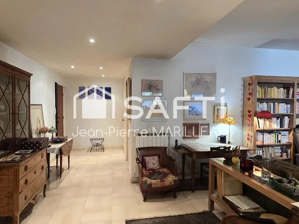 T4 de 115 m² avec loggia, au calme en intra-muros