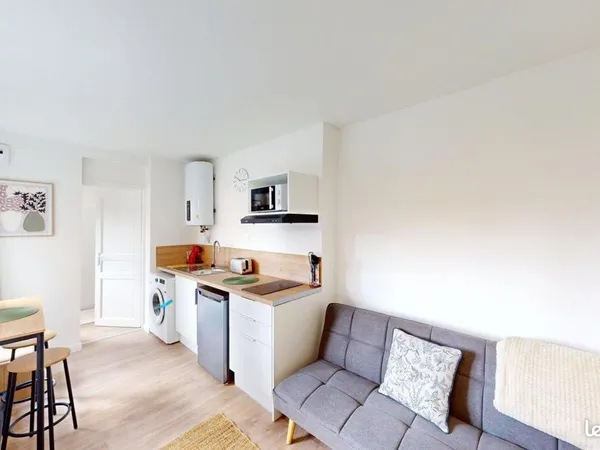 Studio 1 pièce 14 m²