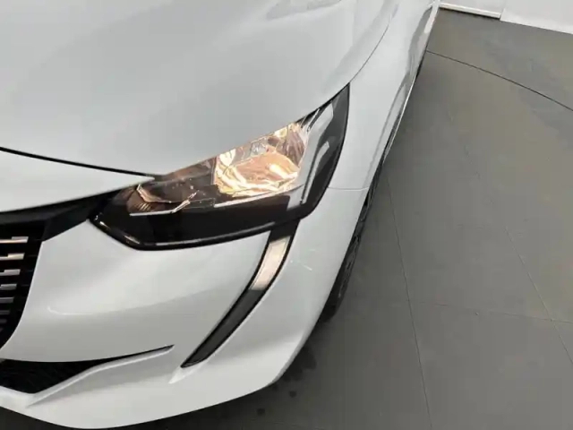 Peugeot 208 puretech 75 s&amp;s bvm5 — photo 68