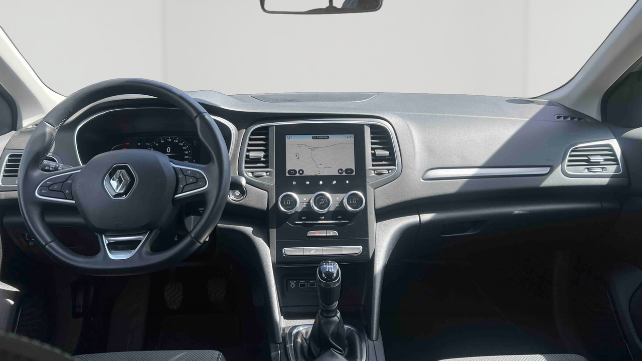 Renault Megane IV Berline TCe 140 — photo 9