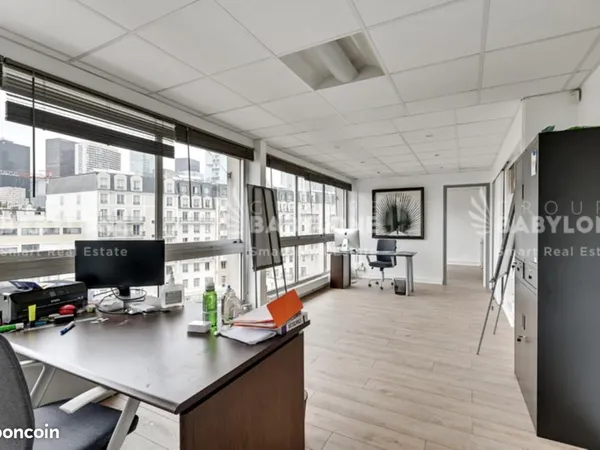 Bureau 150 m²