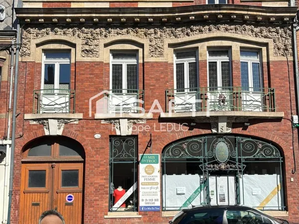Immeuble de caractère en centre-ville de CAMBRAI.