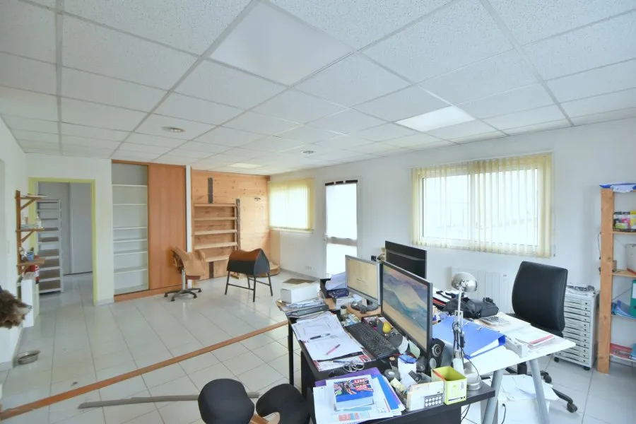 Photo 1