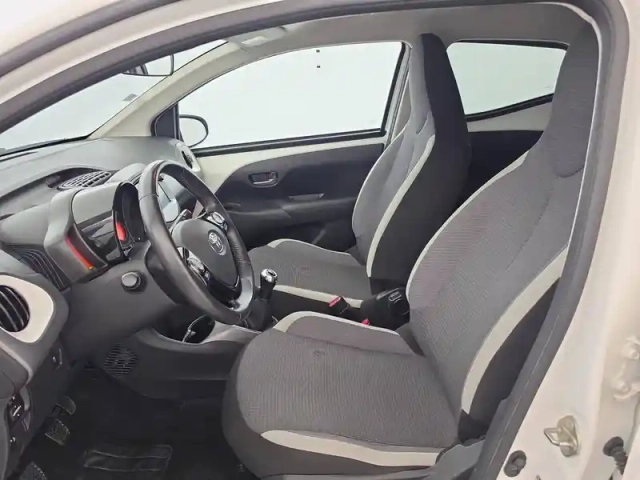 Toyota Aygo 1.0 vvt-i — photo 150